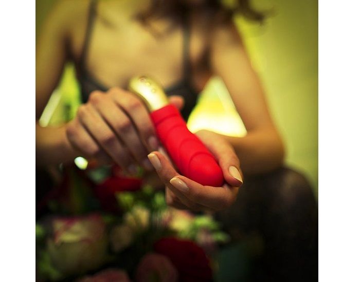 Designed to pamper her erogenous zones, the FLORA MiniVIBRAT... Fun Factory - Vibe Flora - India Red photo-9