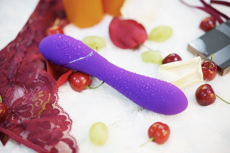 Connect your wand to your phones Bluetooth and your ready to... Magic Motion - Magic Heating Wand - Purple photo-6