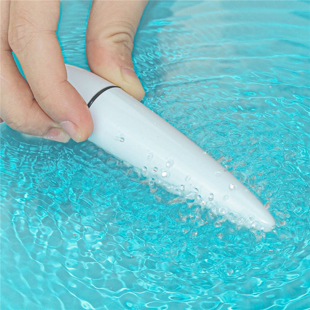 Rechargeable IJOY Power Play is sized to stay at your side b... Lovetoy - IJOY Power Play Vibe - White photo-10