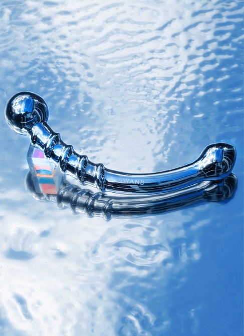 Induce deep toe-curling orgasms with the Le Wand Bow. A beau... Le Wand - Bow Steel Wand photo-9