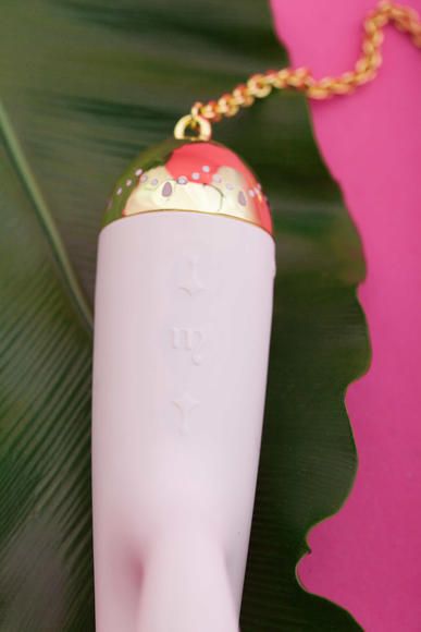 Design inspiration of Ichigo is a graceful waltz with prince... Zalo - Ichigo Rabbit Vibrator - Berry Violet photo-6