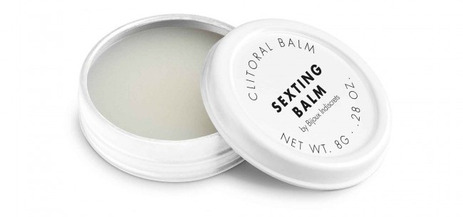 When holding the phone with one hand you'll need a littl... Bijoux Indiscrets - Sexting Clitoral Balm Ginger - 8g photo-6