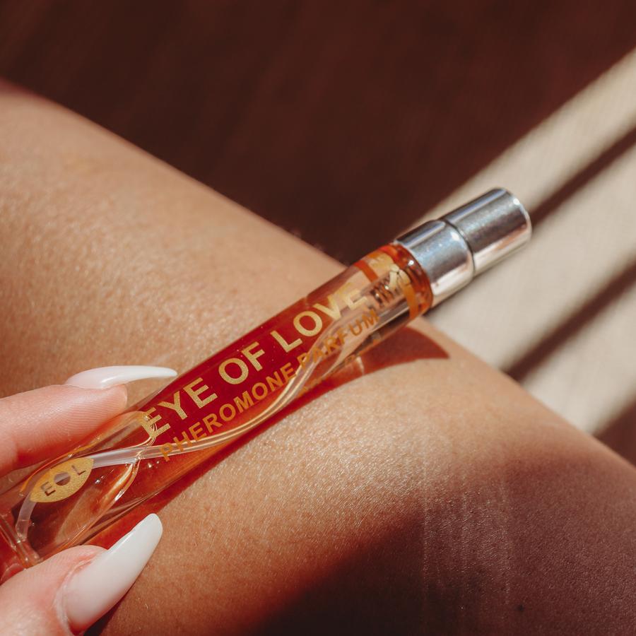 There are few things that make you feel more powerful than b... EOL - Women After Dark Pheromone Spray - 10ml photo-2