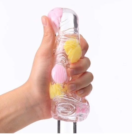 The newly inspired gorogel bounces, rolls, and bump together... Tenga - Bobble Crazy Cubes - Angel Soft photo-3