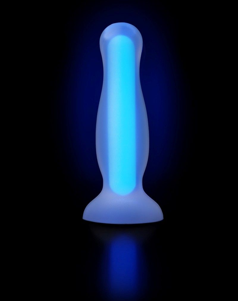 Glowing in the dark Cain Glow is your chance to go beyond re... Beyond - Kyle Glow Anal Plug - Blue photo-5