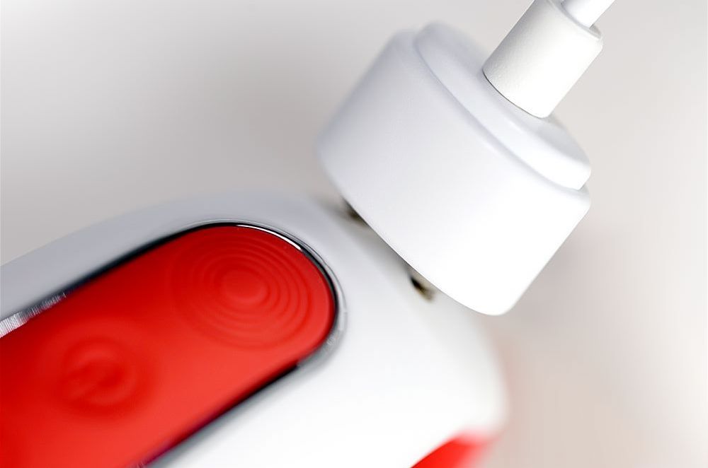 The vibrations of its fluttering petals will have your love ... Satisfyer - Power Flower Petals Vibe - Red photo-8