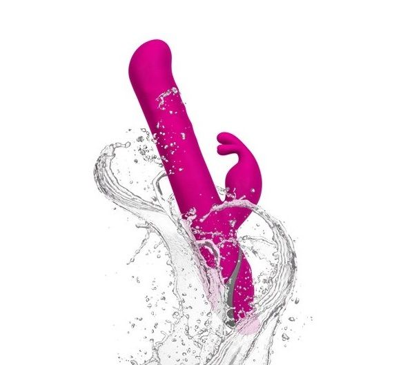 Get moving with Samba!
These smooth curves rotate and twist... Commotion - Samba Vibrator - Raspberry photo-6