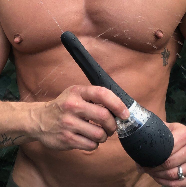 Cleaning out just got a little easier... and a little more f... CleanStream - Electric Auto-Spray Enema Bulb - Black photo-2