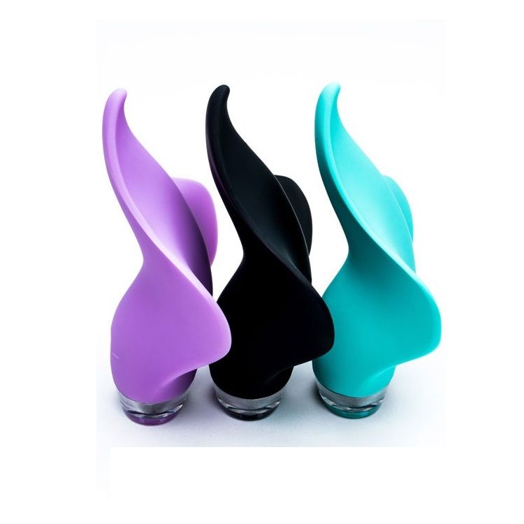 Fully rechargeable and waterproof, the MIMIC was crafted wit... Mimic - Handheld Massager - Lilac photo-10
