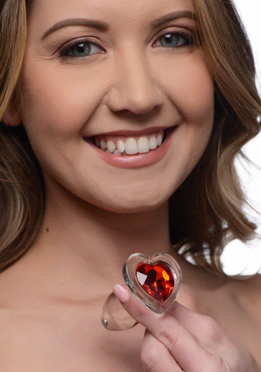 Decorate your derriere with a sparkling red heart! Display y... Booty Sparks - Heart Gem Glass Anal Plug M-size - Red photo-3