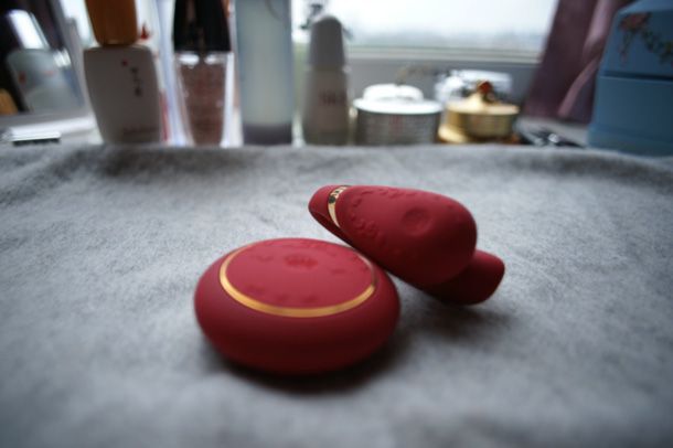 Designed with our best wishes for you to be happy as Princes... Zalo - Fanfan APP Couple Massager Set - Bright Red photo-5