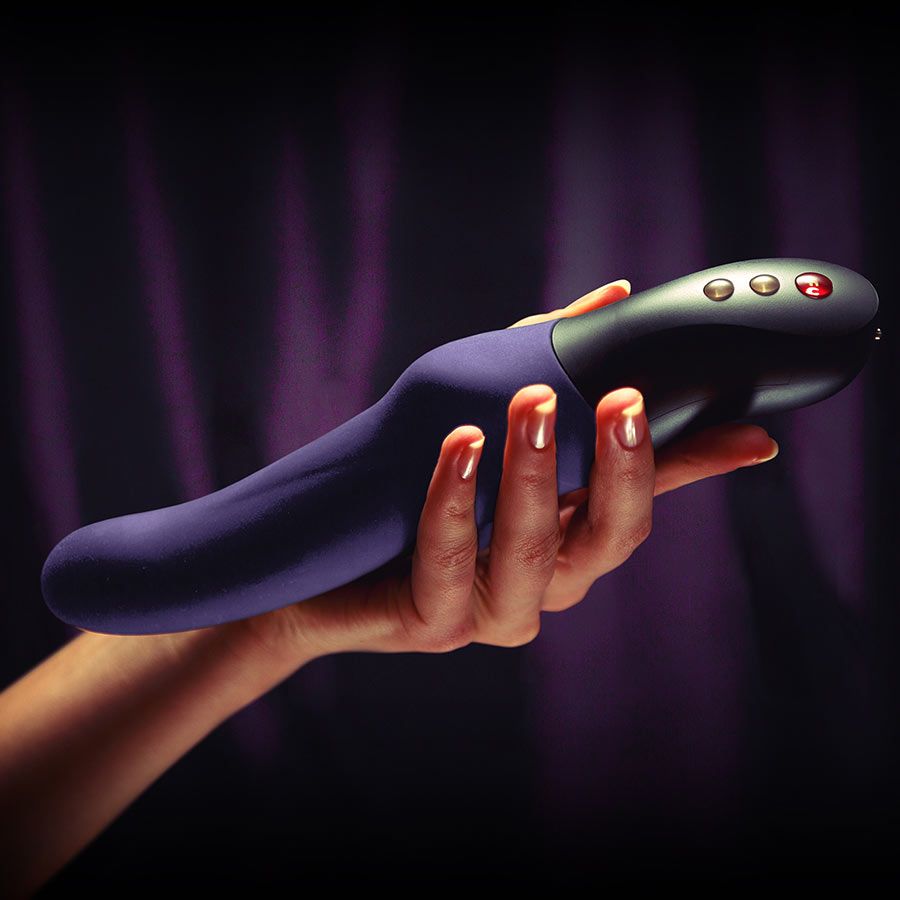 The STRONIC EINS isn't a vibrator – it's a pulsator! Instead... Fun Factory - Stronic Eins - Dark Violet photo-7