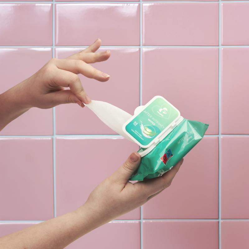 These wipes offer instant refreshment after intercourse. Use... EasyGlide - After Intimacy Wipes 25's Pack photo-2