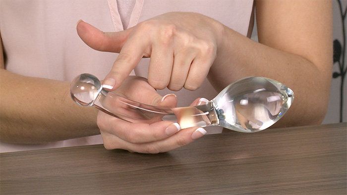 Dramatically angled and boasting an extra large, strategical... Glas - Pure indulgence Anal Slider photo-8