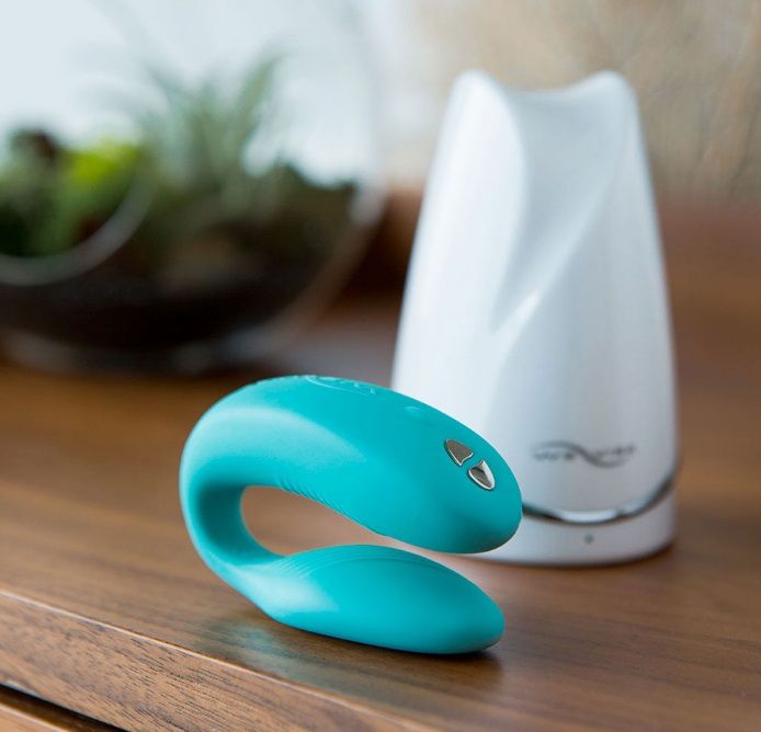 We-Vibe Sync™,是一款全球销量第一名的情侣共用产品。全新的Sync设计,为了在两地双隔的她/他而设。... We-Vibe - Sync 情侣共用震动器 - 湖水蓝色 照片-8