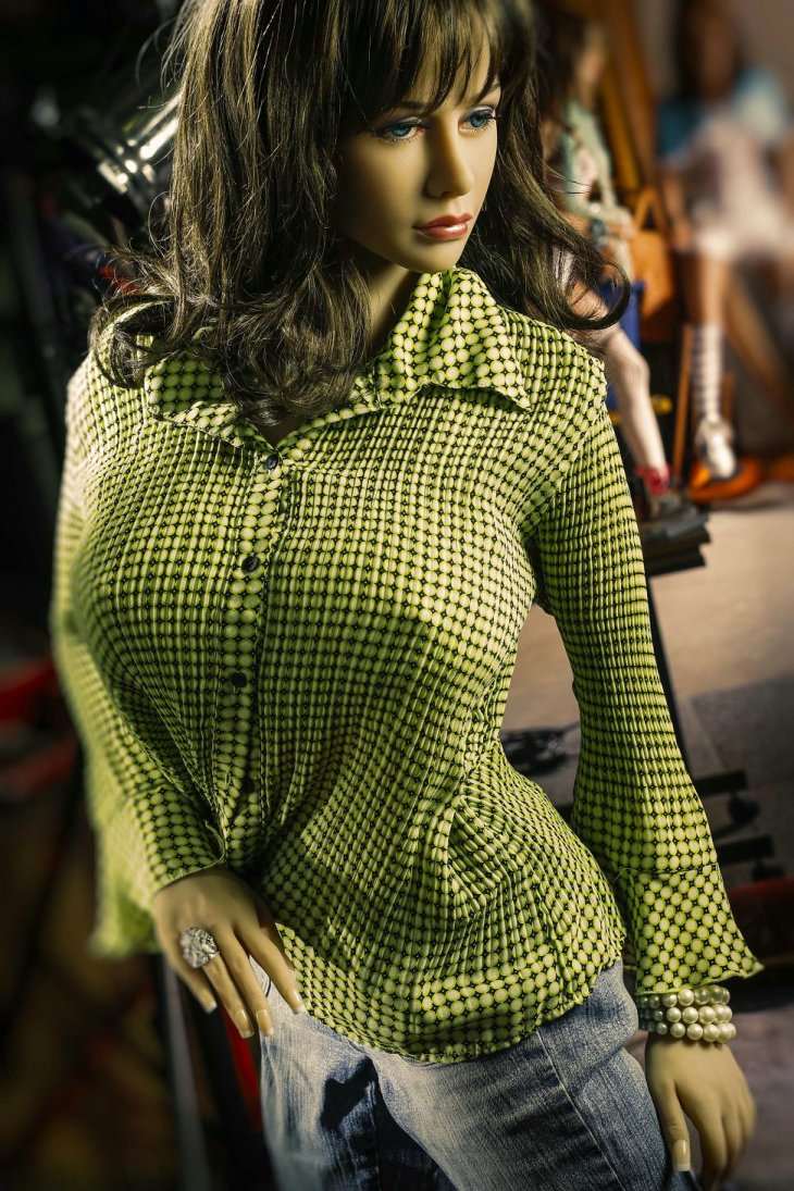 TPE Sex Dolls are produced and made with th highest quality ... Brunette realistic doll - 158 cm photo-3