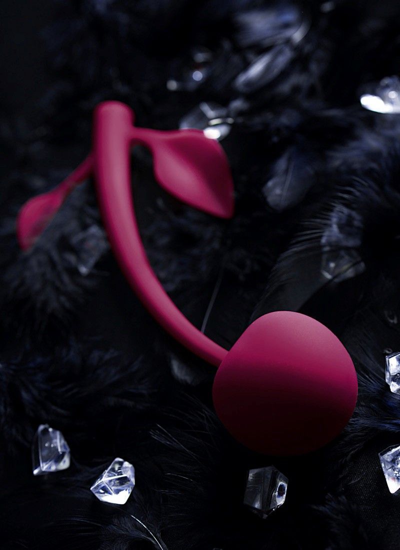 Wild cherry JOS pleasure ball with a ball inside and flexibl... JOS - Cherry Vaginal Ball - Wild Red photo-5