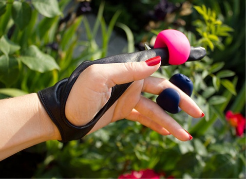 Gvibe - Gring 手指震动器 - 霓虹玫瑰色 照片