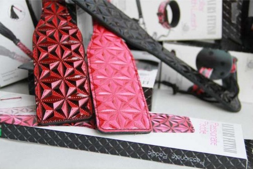 Aphrodisia - Passionate Paddle - Black photo