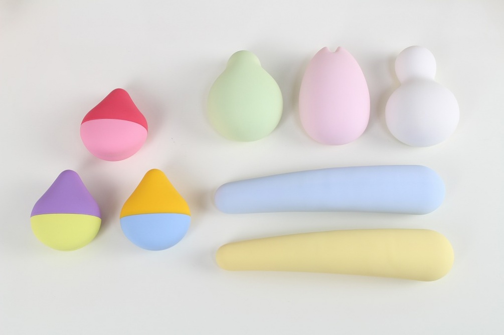 Vibrator sex toy for women designed by Tenga using soft touc... Iroha - Yukidaruma Massager - White photo-8