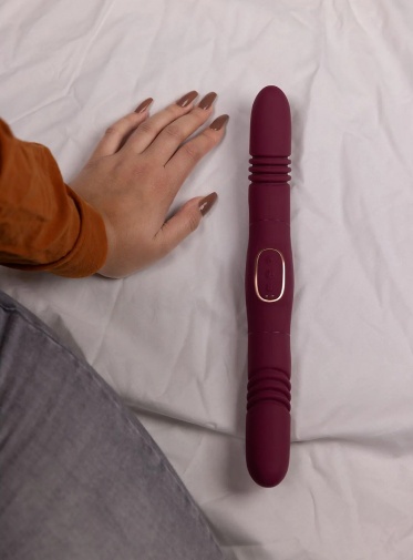 Loveline - Double Sided Thrusting Vibrator - Red 照片