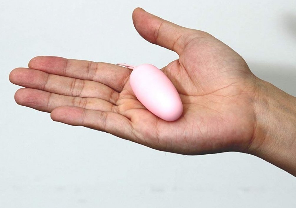 The remote control part has a novel shape inspired by a leaf... Japan Toyz - Nemo Rotor - Pink photo-2