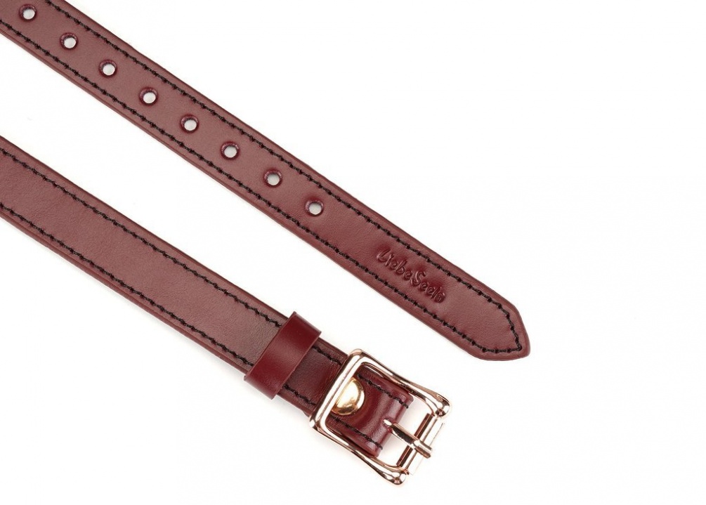 This luxury buckle-fastened Wine Red leather blindfold blend... Liebe Seele - Leather Blindfold - Wine Red photo-5