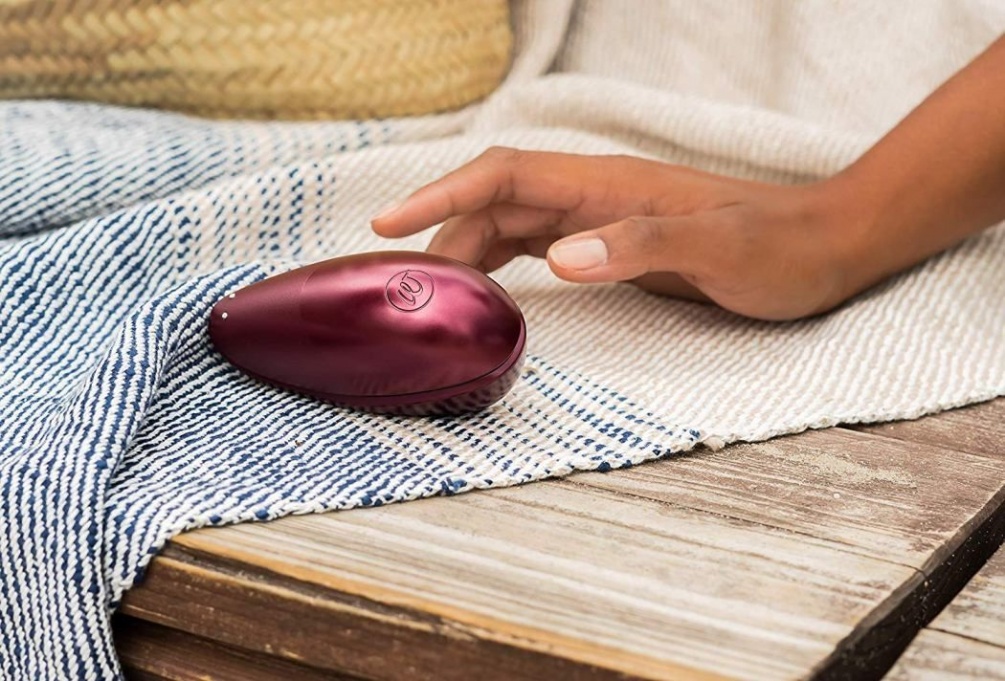 Ladies, get ready for takeoff: with a stylish cover and six ... Womanizer - Liberty - Red Wine photo-8