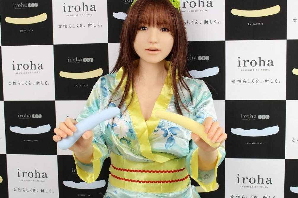 A new addition to the Tenga Iroha family. With its sensually... Iroha - Fit Minamozuki Massager - Blue photo-11