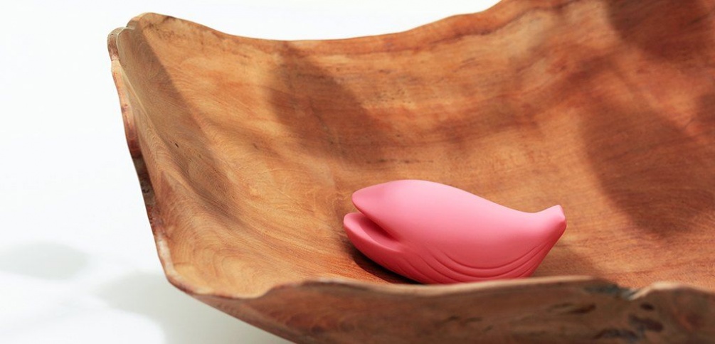 It is like a giant whale that splashes on water and sends ou... Iroha Plus - Yorukujira Massager - Nadeshiko Pink photo-4