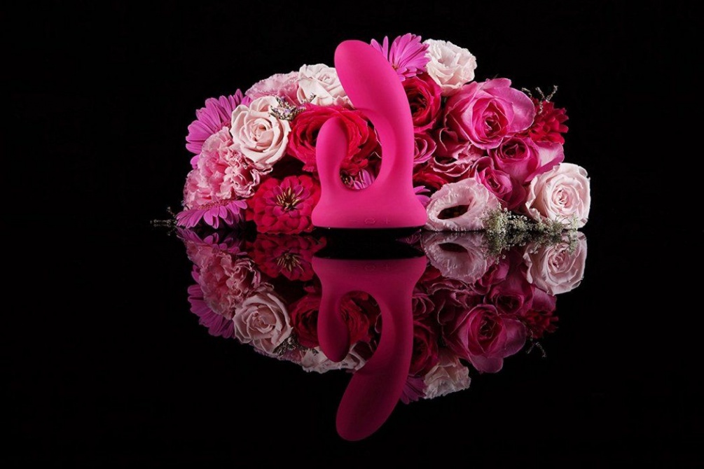 L'amourose Denia is an advanced personal massager with ultim... Lamourose - Denia - Cerise photo-5