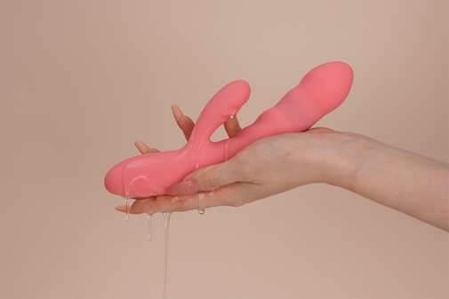 SVAKOM - Avery Thrusting Rabbit Vibrator - Strawberry Pink 照片