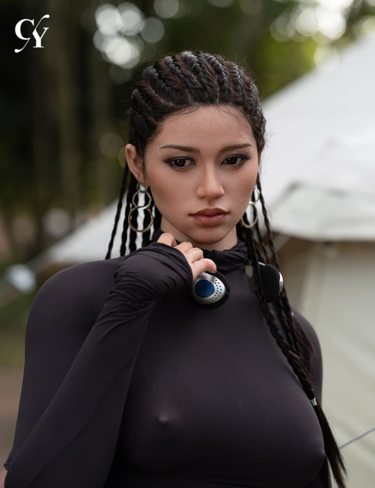 Ambra 拉丁風格實感性愛娃娃，D罩杯，超柔矽膠，170 cm 照片