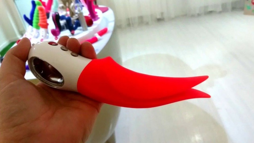 Energize your sex life with this dynamic vibrator! The VOLTA... Fun Factory - Volta Vibe - Neon Orange photo-5