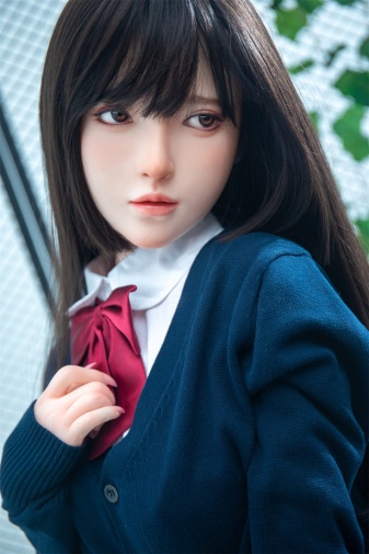 Lingnai 陽光火辣性感女模特 C罩杯 柔軟矽膠仿真性愛娃娃 148 cm 照片