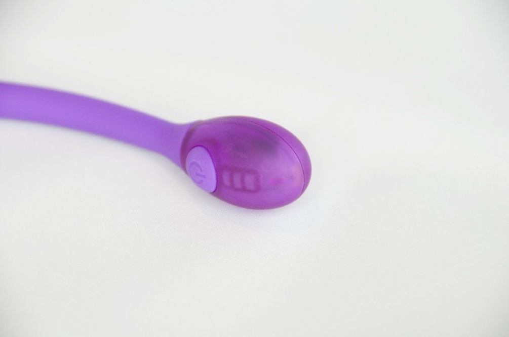 Esca is a versatile wearable massager. Bluetooth enabled for... Kiiroo - OhMiBod Esca - Purple photo-5