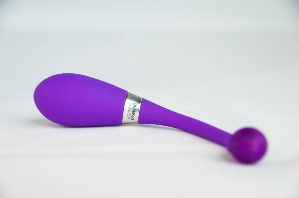 Esca is a versatile wearable massager. Bluetooth enabled for... Kiiroo - OhMiBod Esca - Purple photo-4