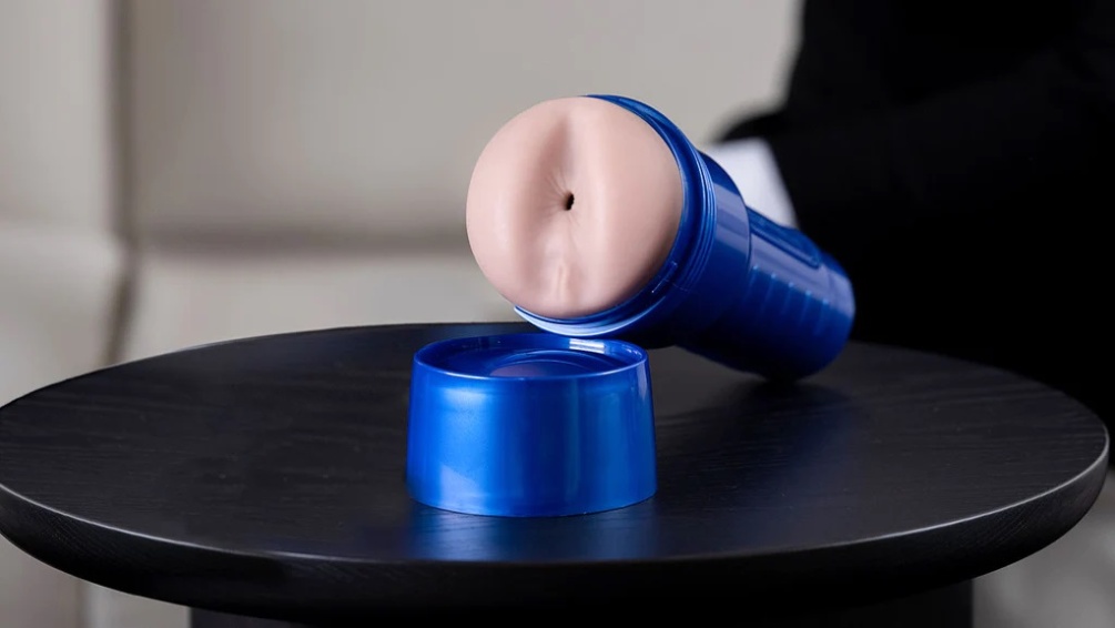 You’ve never BLASTED into a butt this real. Push ... Fleshlight - Boost Blast Female Masturbator - Flesh photo-6