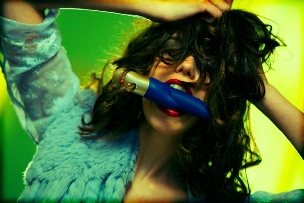 Just as you would expect from a dolphin, the DOLLY BI feels ... Fun Factory - Vibe Dolly Bi - Dark Blue photo-12