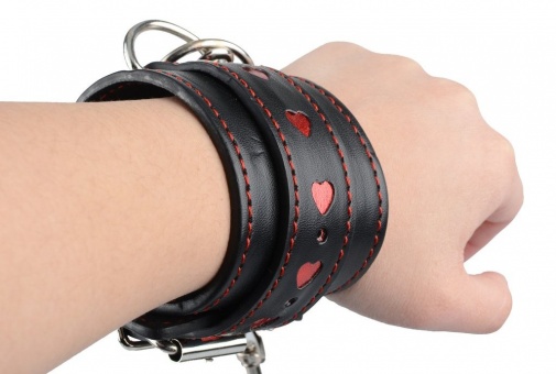 Toynary - SM16 Heart Leather Handcuffs - Black photo