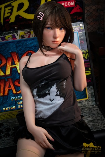 Lina 陽光火辣性感女模特 C罩杯 柔軟矽膠仿真性愛娃娃 148 cm 照片