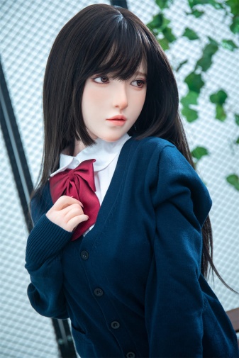 Lingnai 陽光火辣性感女模特 C罩杯 柔軟矽膠仿真性愛娃娃 148 cm 照片
