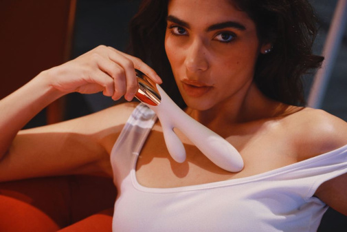 Kissky - Crave Bunny Rabbit Vibrator - Nude photo