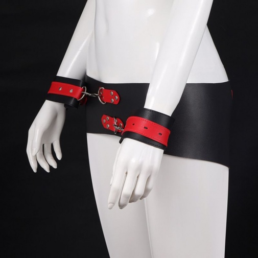 MT - Waist Band w Handcuffs - Black photo