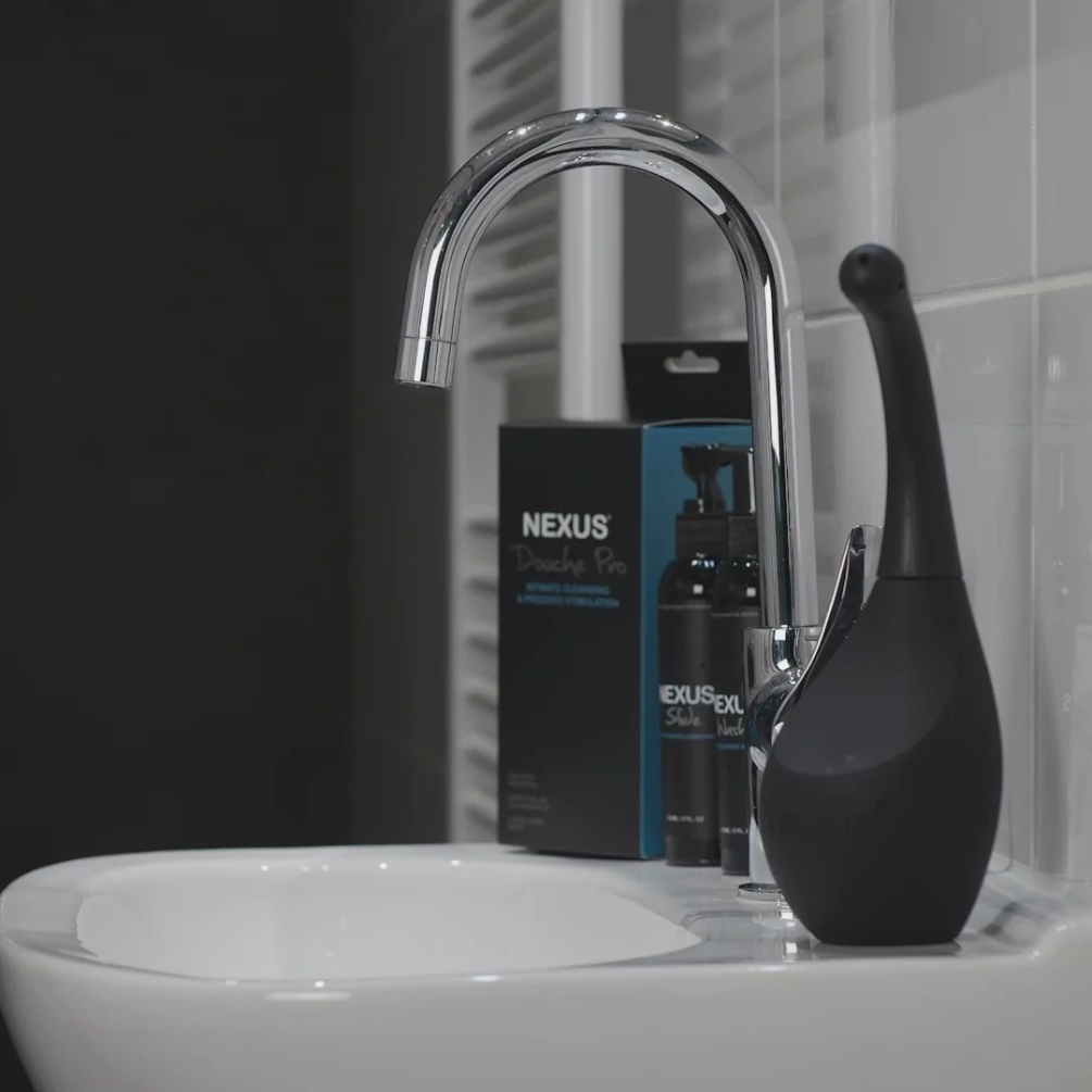 The Nexus Douche Pro Enema Bulb offers a revolutionary and s... Nexus - Douche Pro Enema Bulb - Black photo-2
