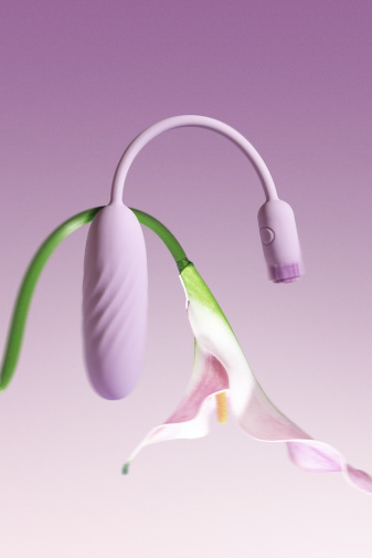 SVAKOM - Plume Interactive Bullet Vibrator - Pastel Lilac photo