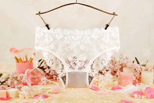SB - Floral Panties w Open Back - White photo