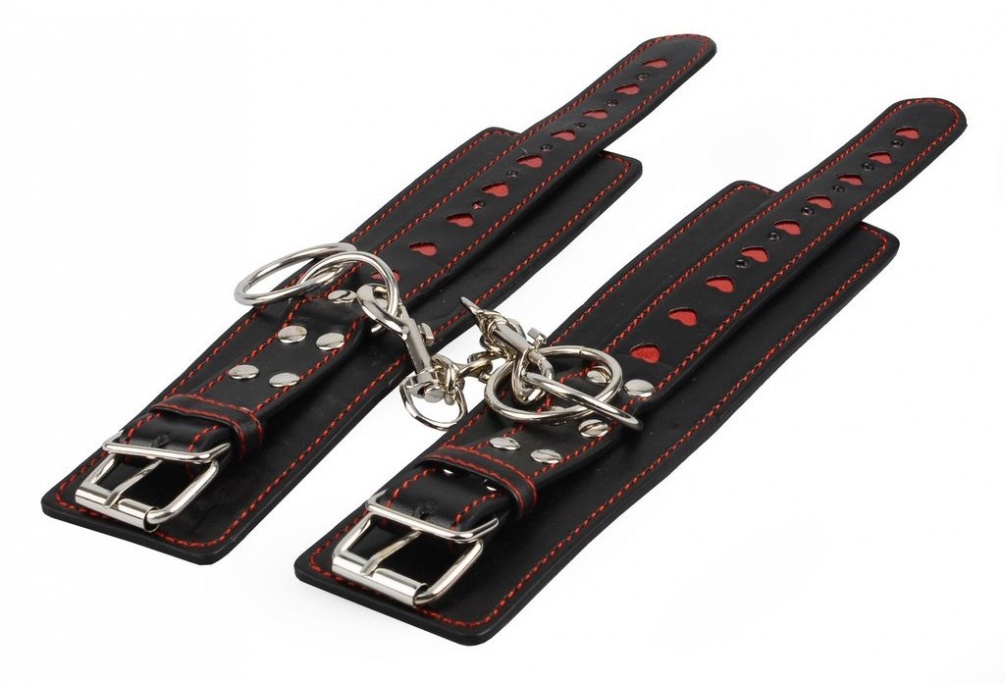 Toynary SM16 Heart-Patterned Leather Handcuffs - Black is ma... Toynary - SM16 Heart Leather Handcuffs - Black photo-5