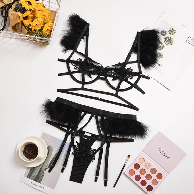 Ohyeah - 羽毛钢托内衣套装 - 黑色 - 中码 照片