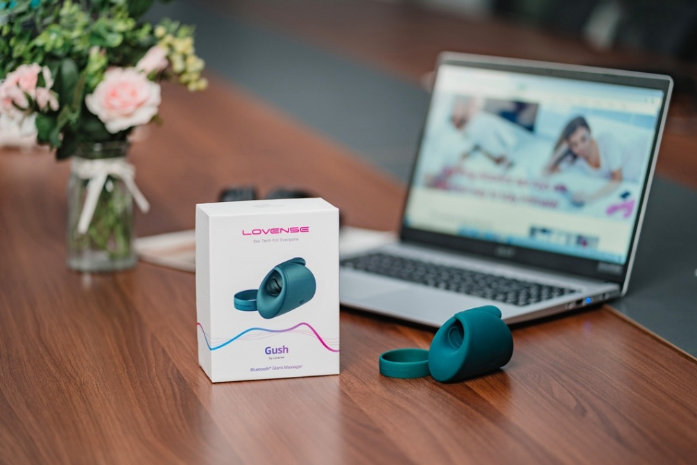 Flexible & handsfree glans massager.
Meet Gush, Lov... Lovense - Gush Glans Massager photo-4